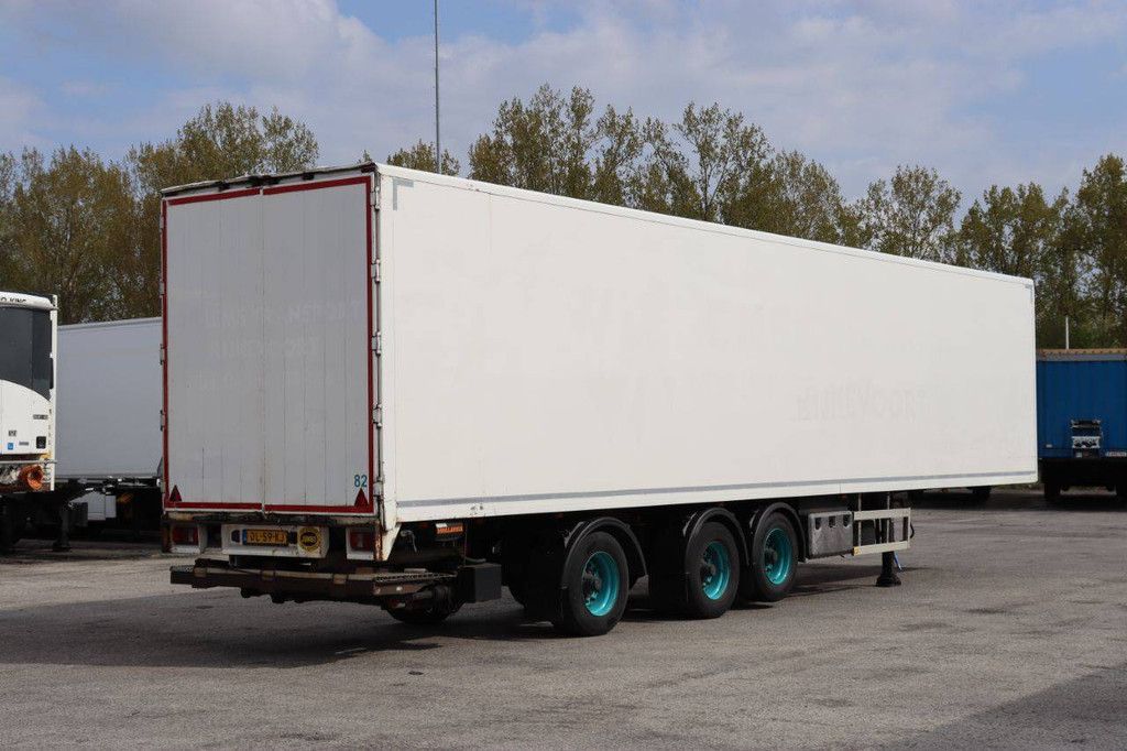 Closed Semi-Trailer Jumbo D0270SE 39500kg 2011