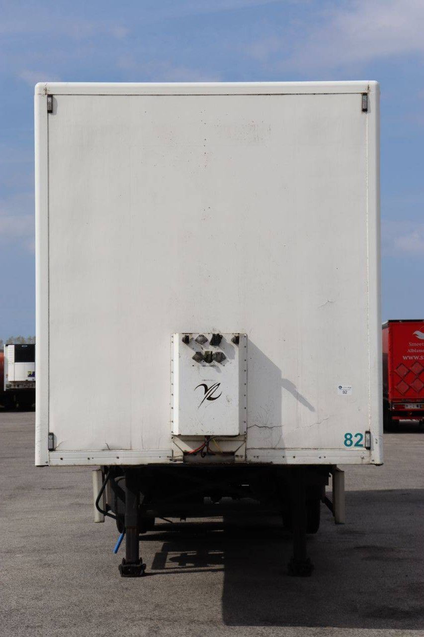 Closed Semi-Trailer Jumbo D0270SE 39500kg 2011