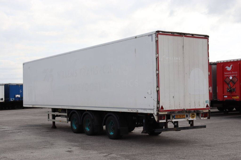 Closed Semi-Trailer Jumbo DO270SE 39500kg 2011