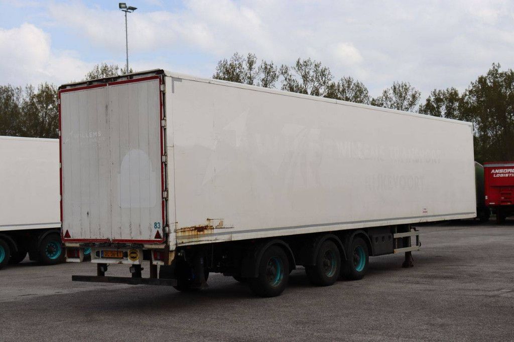 Closed Semi-Trailer Jumbo DO270SE 39500kg 2011