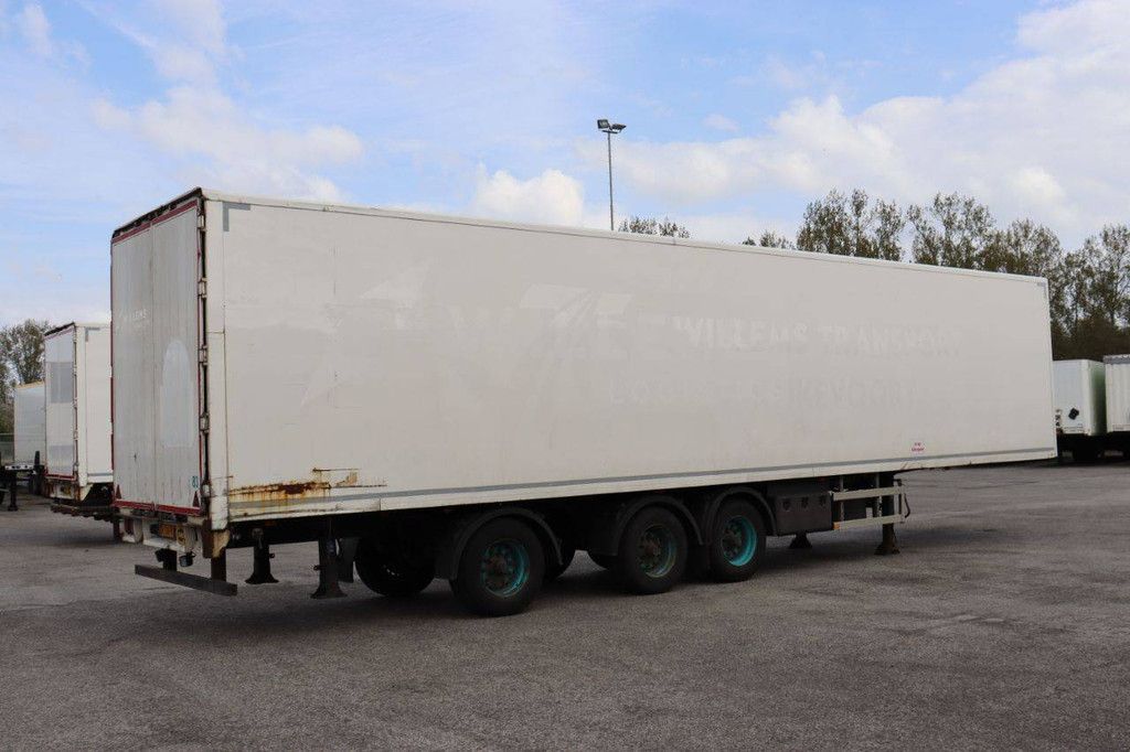 Closed Semi-Trailer Jumbo DO270SE 39500kg 2011