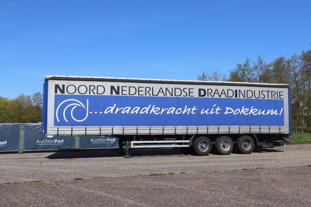 Curtainside semi-trailer Pacton T3-001 2004