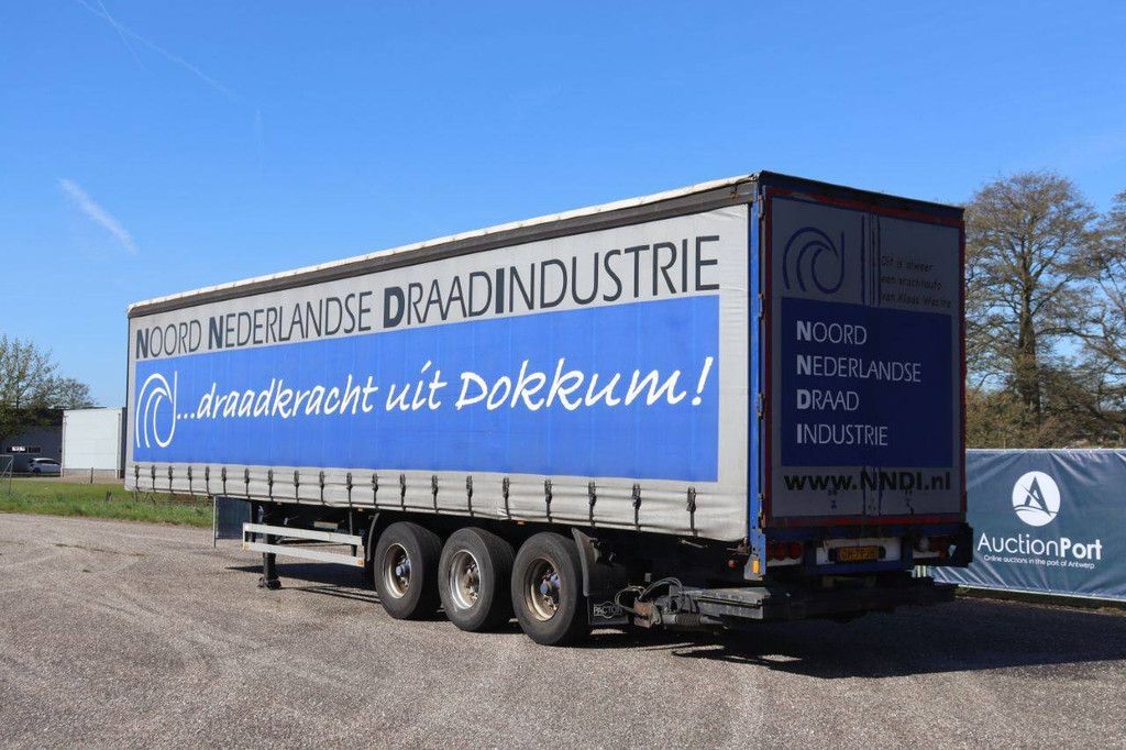 Curtainside semi-trailer Pacton T3-001 2004