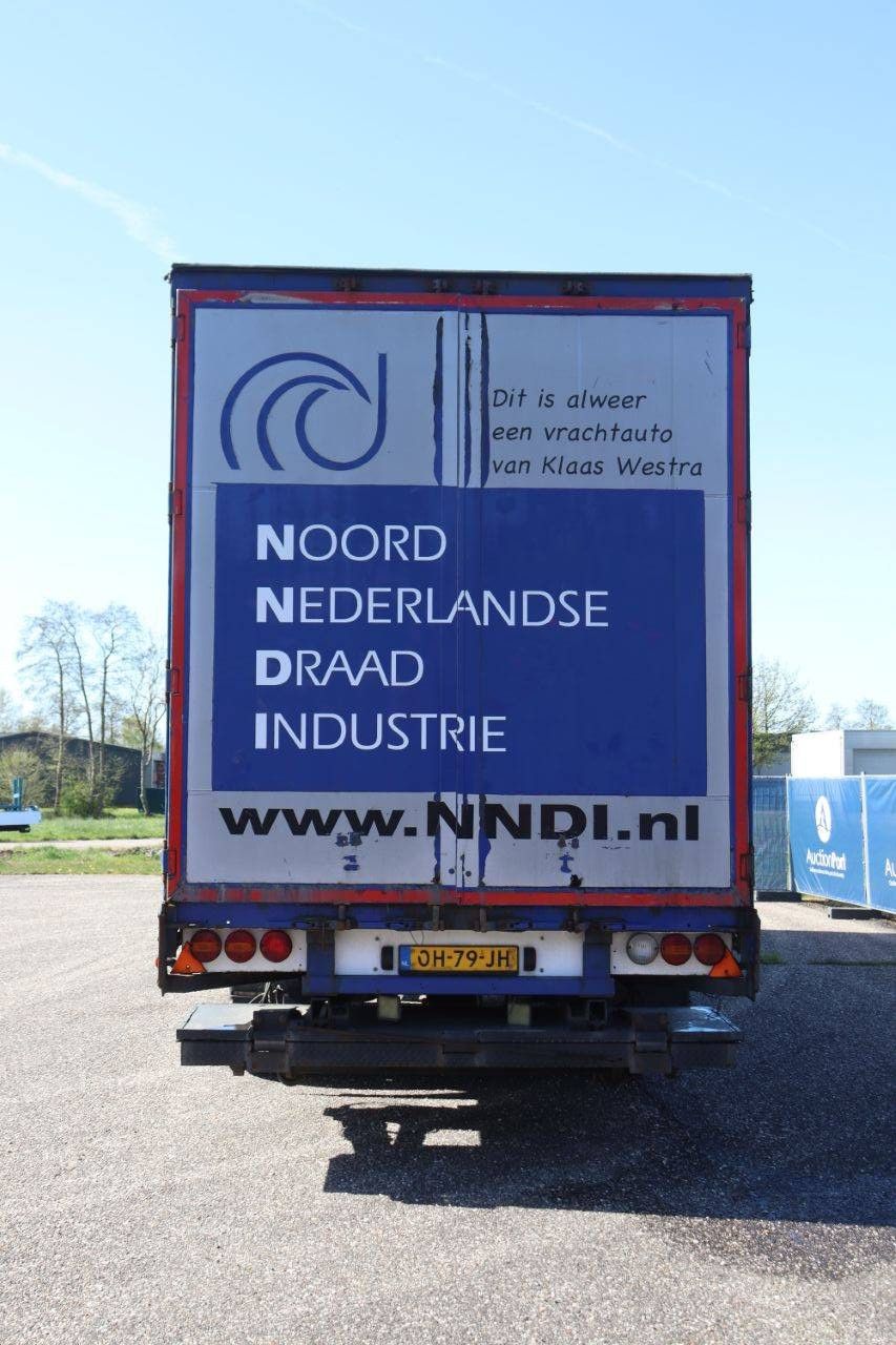 Curtainside semi-trailer Pacton T3-001 2004