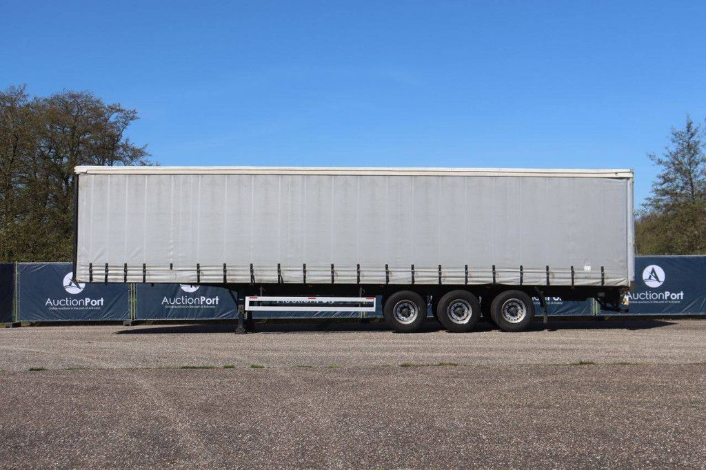 Curtainside semi-trailer Pacton T3-001 2002