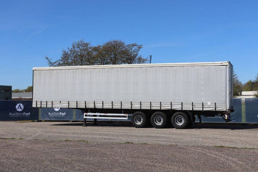 Curtainside semi-trailer Pacton T3-001 2002
