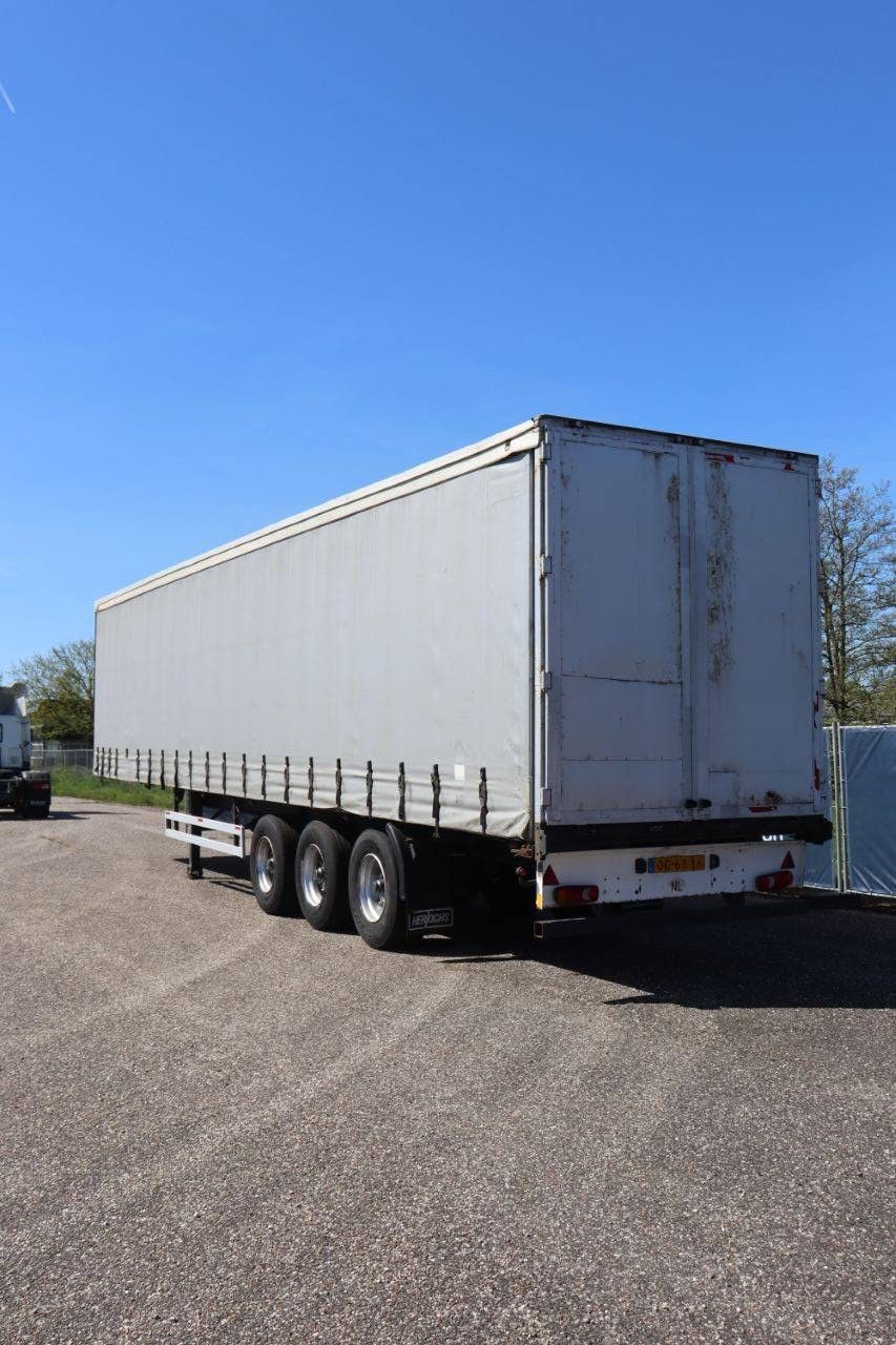 Curtainside semi-trailer Pacton T3-001 2002