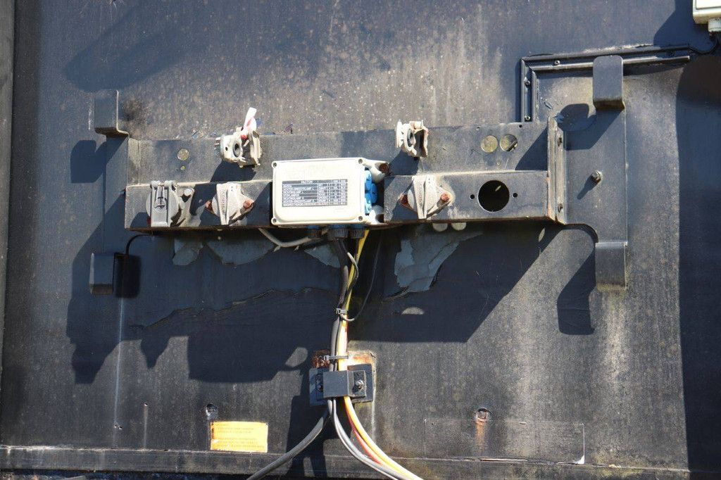 Curtainside semi-trailer Pacton T3-001 2002