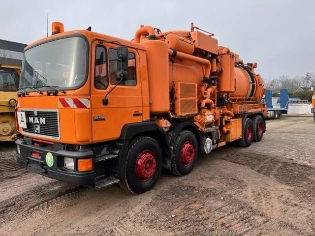 Vacuum Truck MAN 35.402 8x4 Diesel 1995