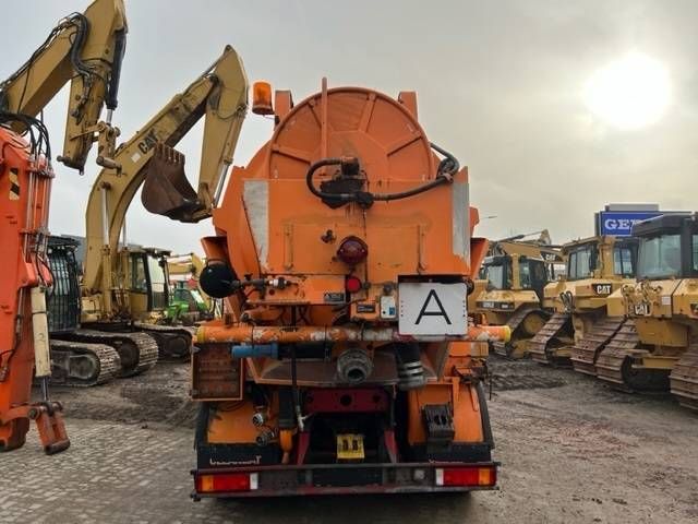 Vacuum Truck MAN 35.402 8x4 Diesel 1995