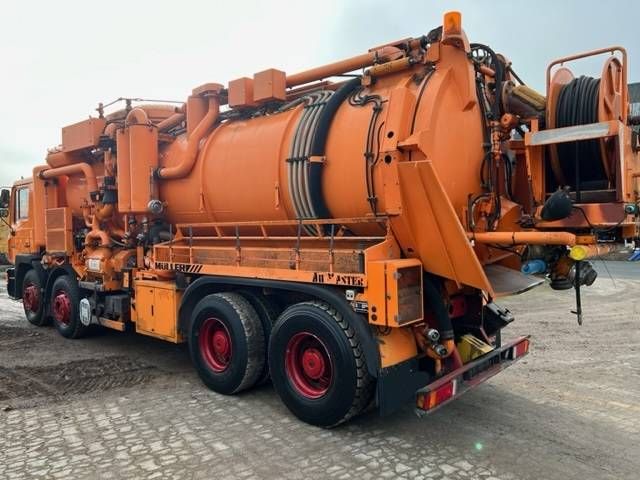 Vacuum Truck MAN 35.402 8x4 Diesel 1995