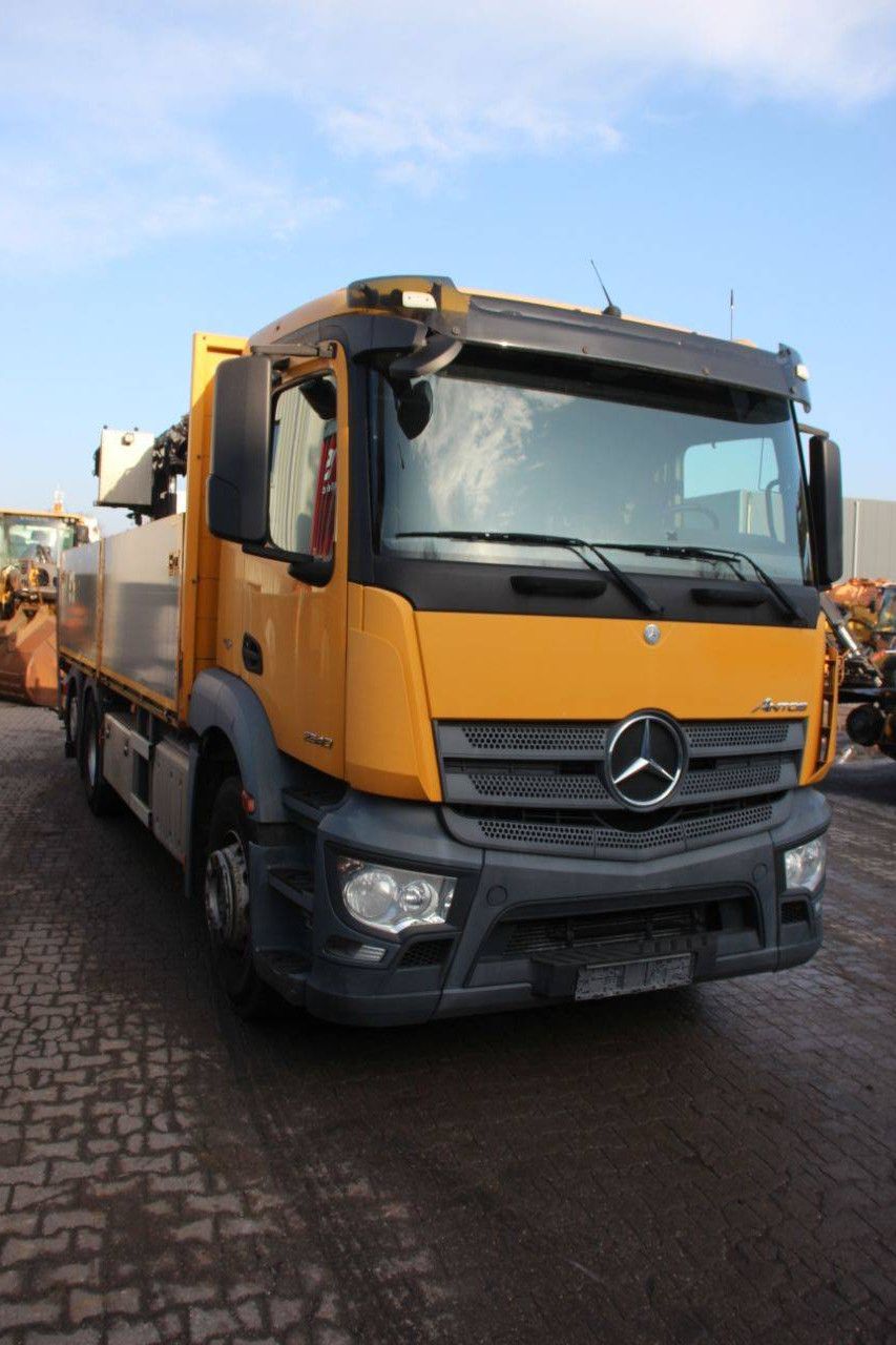 Crane truck Mercedes-Benz Antos 2540 Diesel 2014