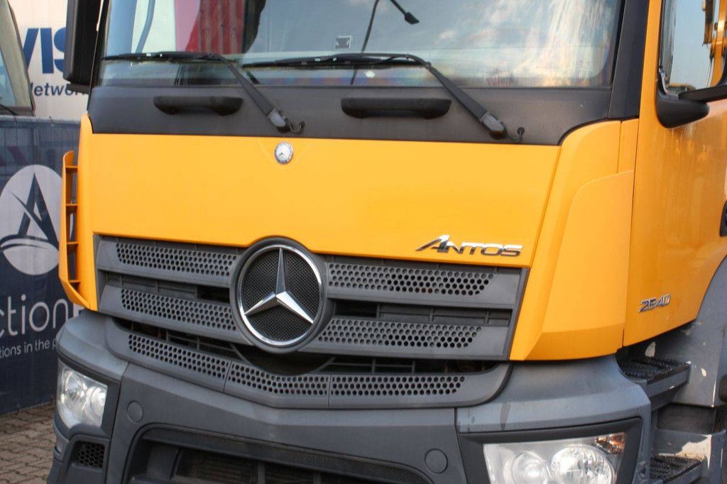 Kranwagen Mercedes-Benz Antos 2540 Diesel 2014
