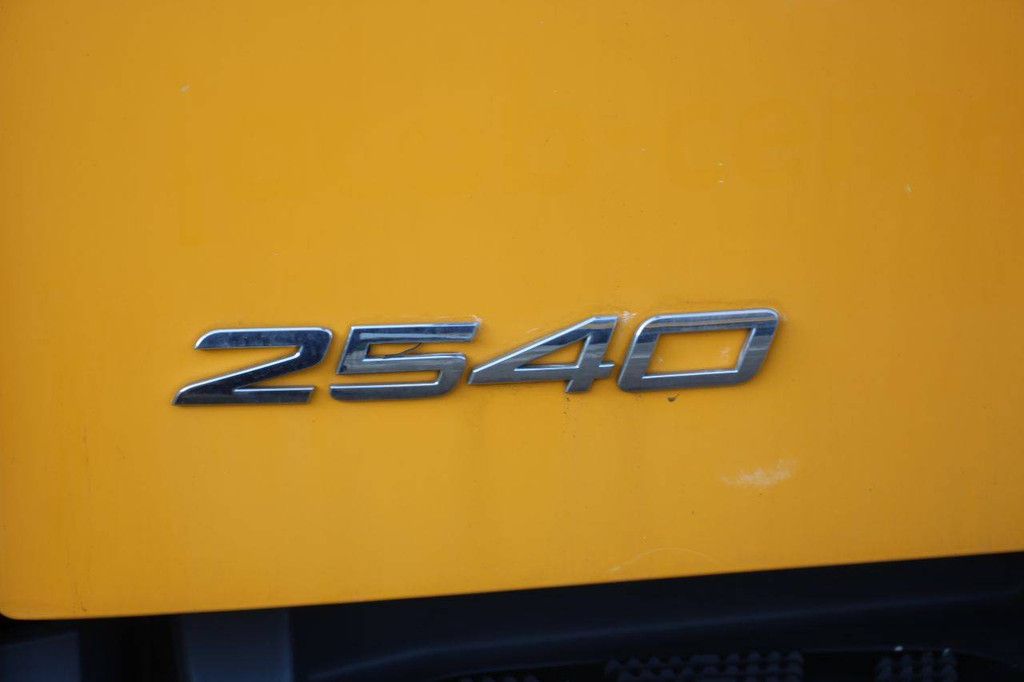 Kranwagen Mercedes-Benz Antos 2540 Diesel 2014