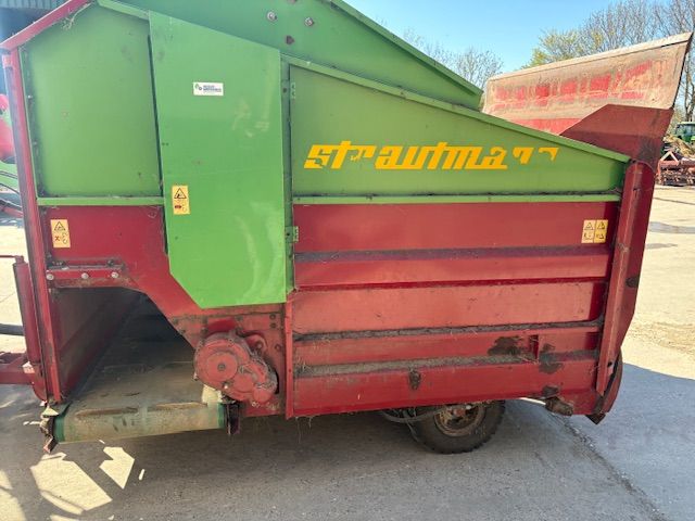 Strautman blokkenwagen