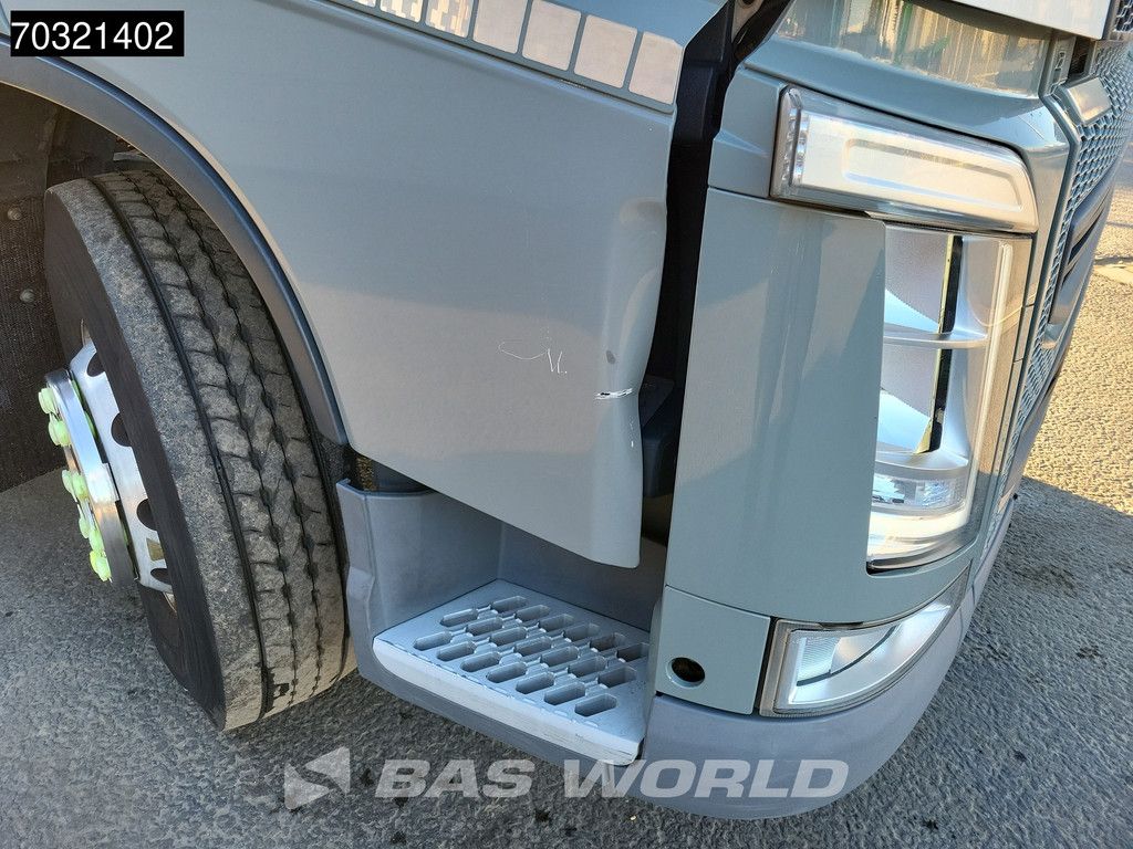 Volvo FH 460 4X2 LNG! ADR ACC