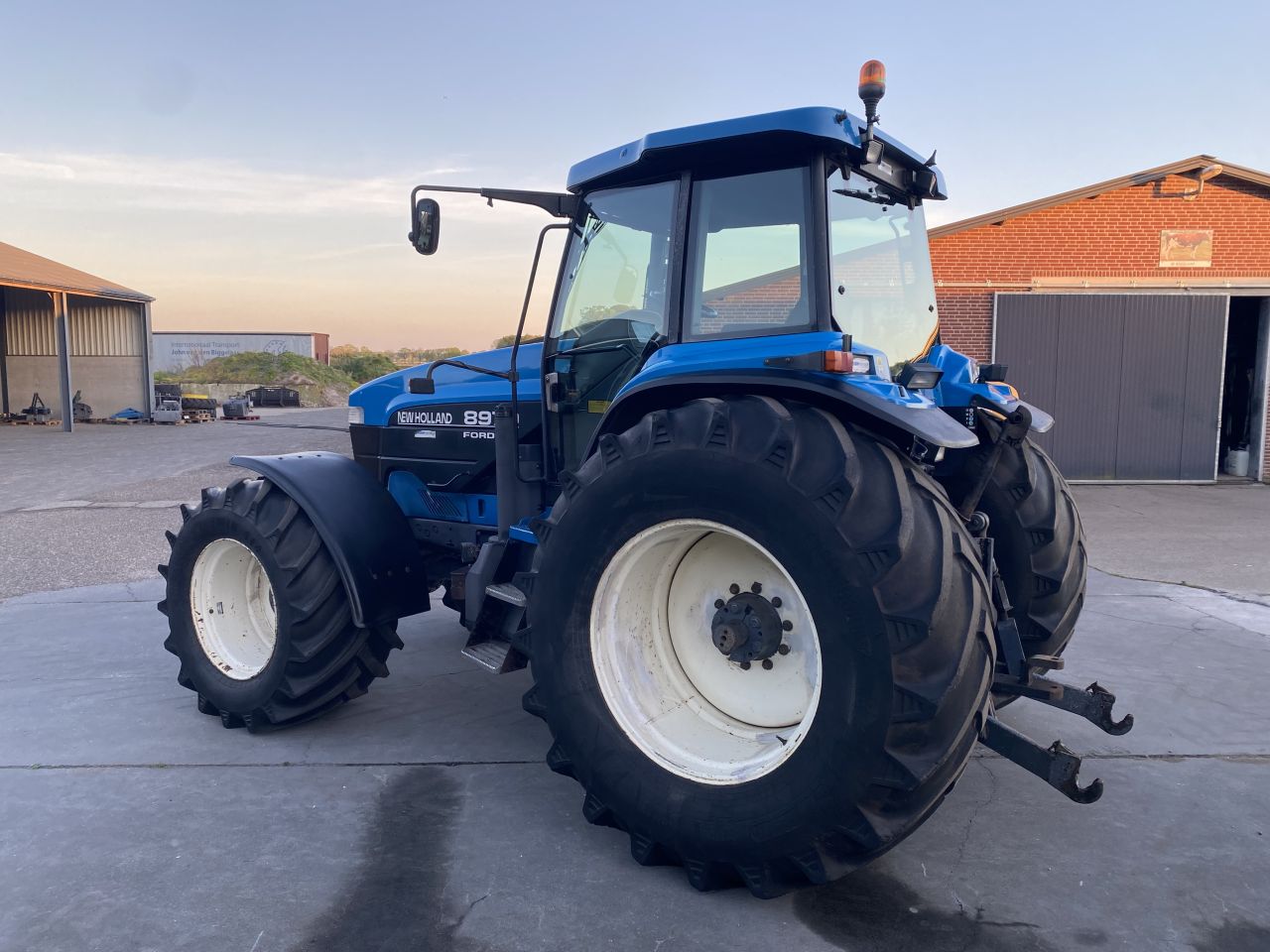 Nette New Holland Ford 8970 powershift