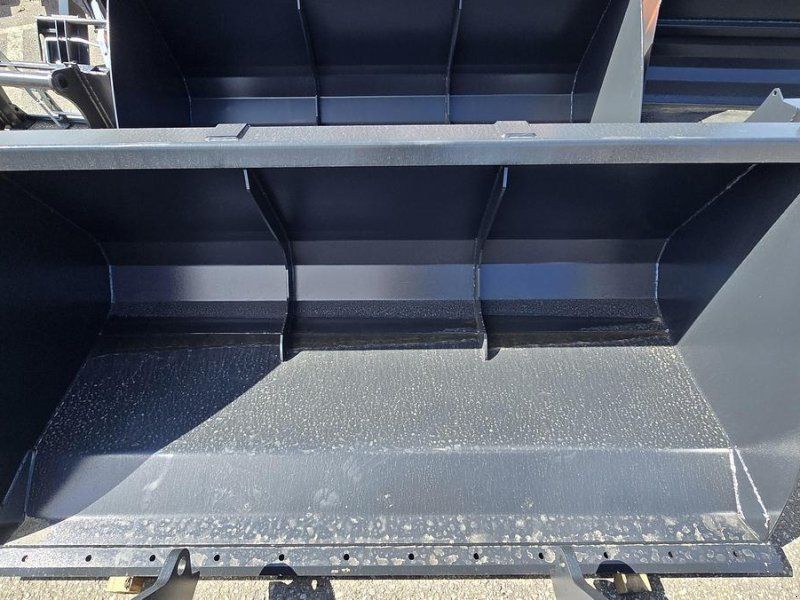 Big Dutchman SML Schwergutschel 240cm mit Manitou nahme