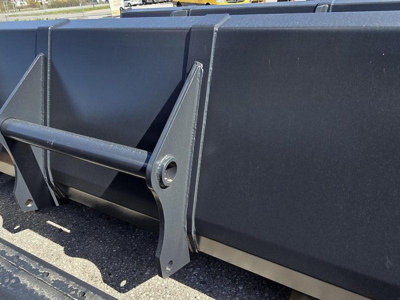 Big Dutchman SML Schwergutschel 240cm mit Manitou nahme