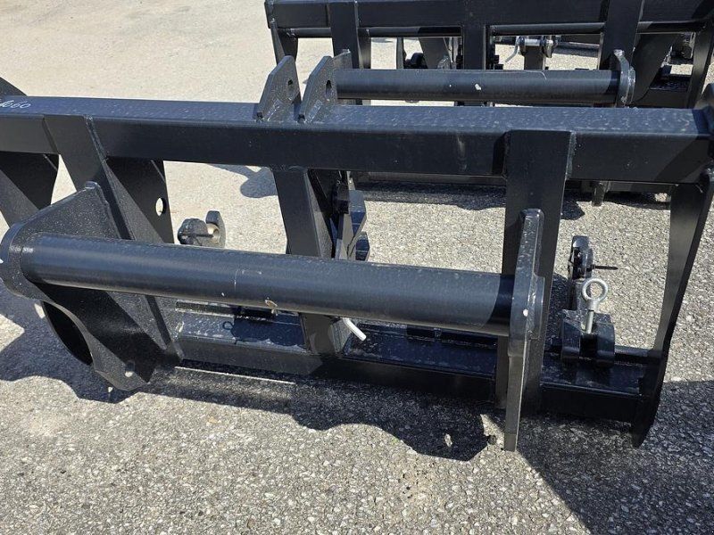 Big Dutchman Adapter Manitou auf Dreipunkt Aufnahme