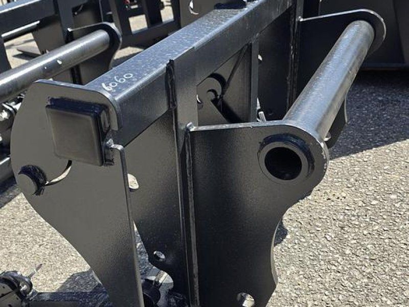 Big Dutchman Adapter Manitou auf Dreipunkt Aufnahme