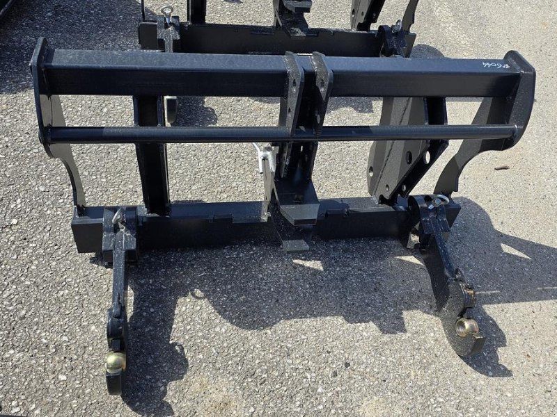 Big Dutchman Adapter Manitou auf Dreipunkt Aufnahme