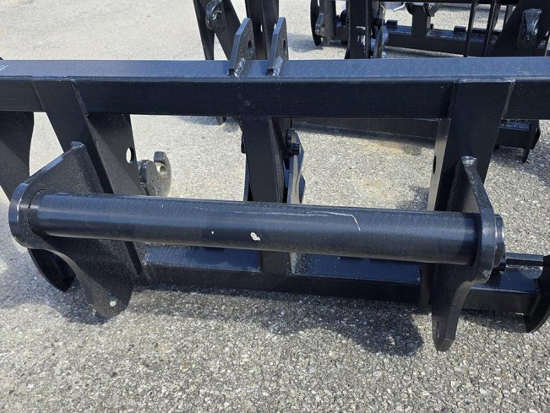 Big Dutchman Adapter Manitou auf Dreipunkt Aufnahme