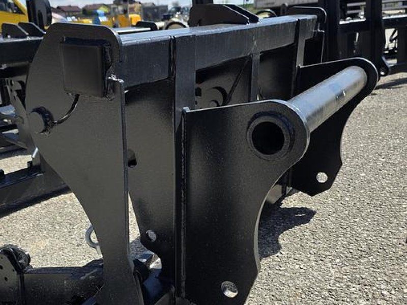 Big Dutchman Adapter Manitou auf Dreipunkt Aufnahme