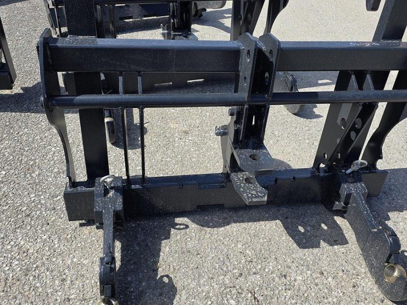 Big Dutchman Adapter JCB Q-Fit auf Dreipunkt