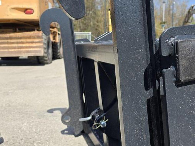 Big Dutchman Adapter JCB Q-Fit auf Dreipunkt