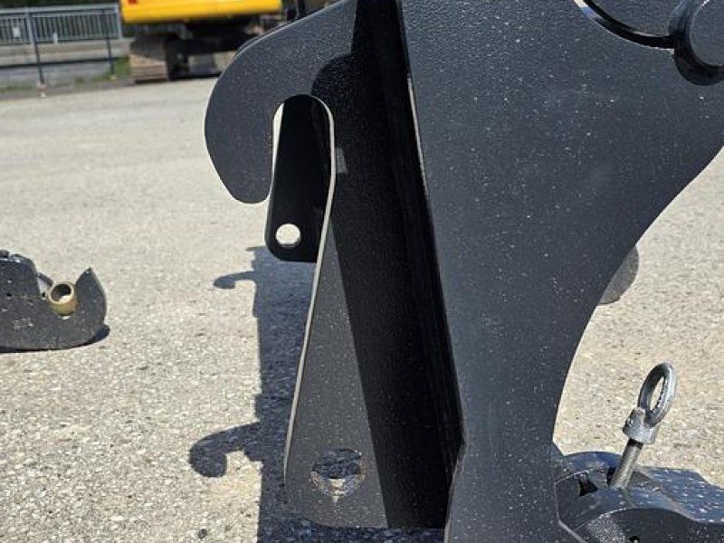 Big Dutchman Adapter Kramer groß auf Dreipunkt