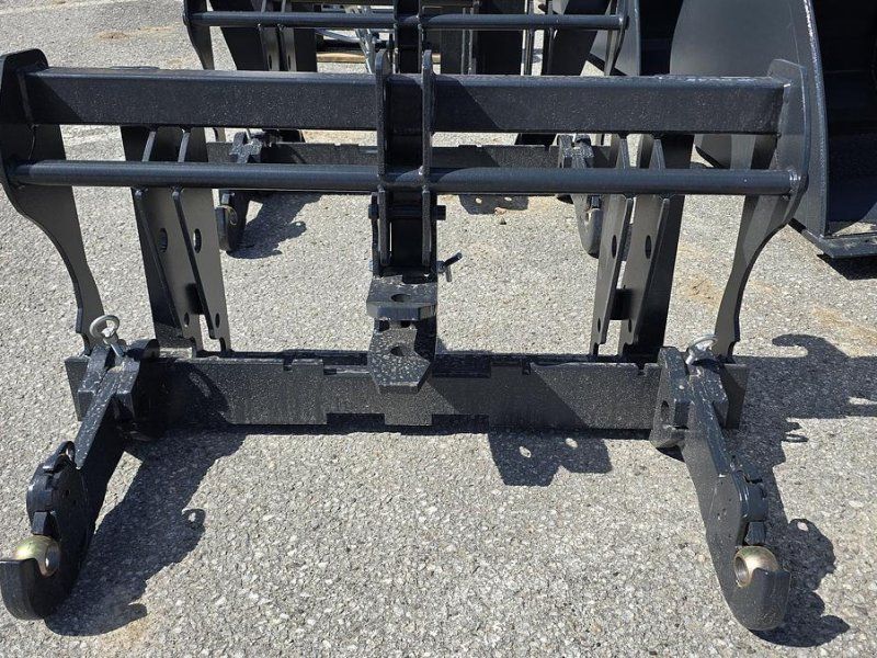 Big Dutchman Adapter Kramer groß auf Dreipunkt