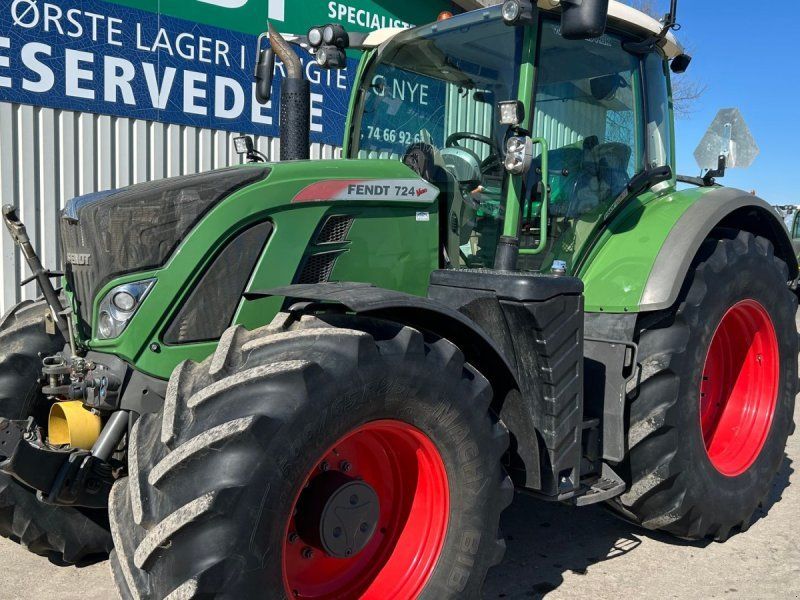 Fendt 724 Vario S4 Profi Plus Med Front PTO