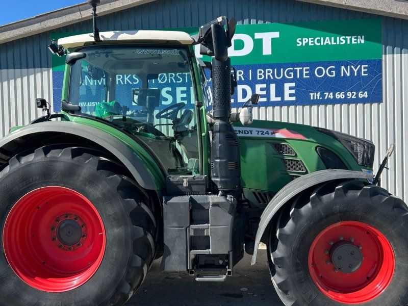 Fendt 724 Vario S4 Profi Plus Med Front PTO