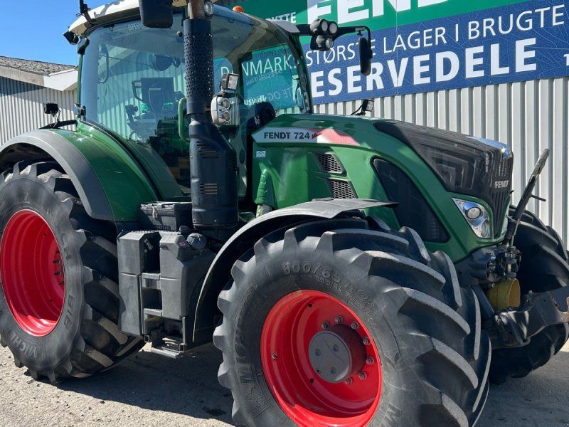 Fendt 724 Vario S4 Profi Plus Med Front PTO