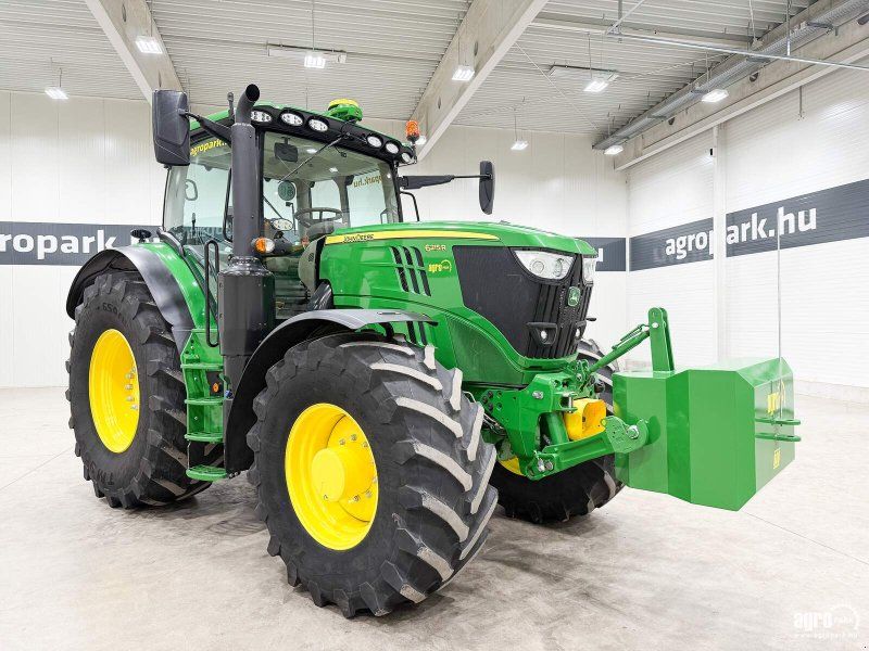 John Deere 6215R