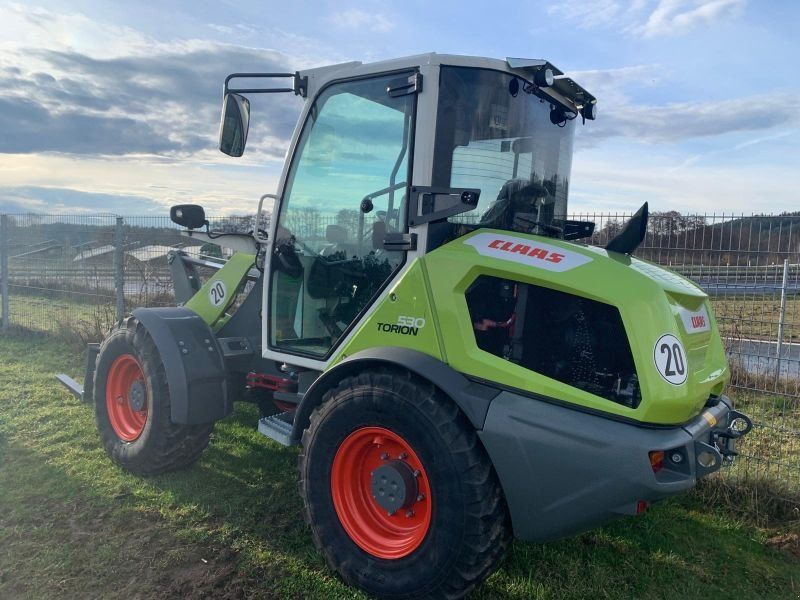 Claas TORION 530 + Palettengabel