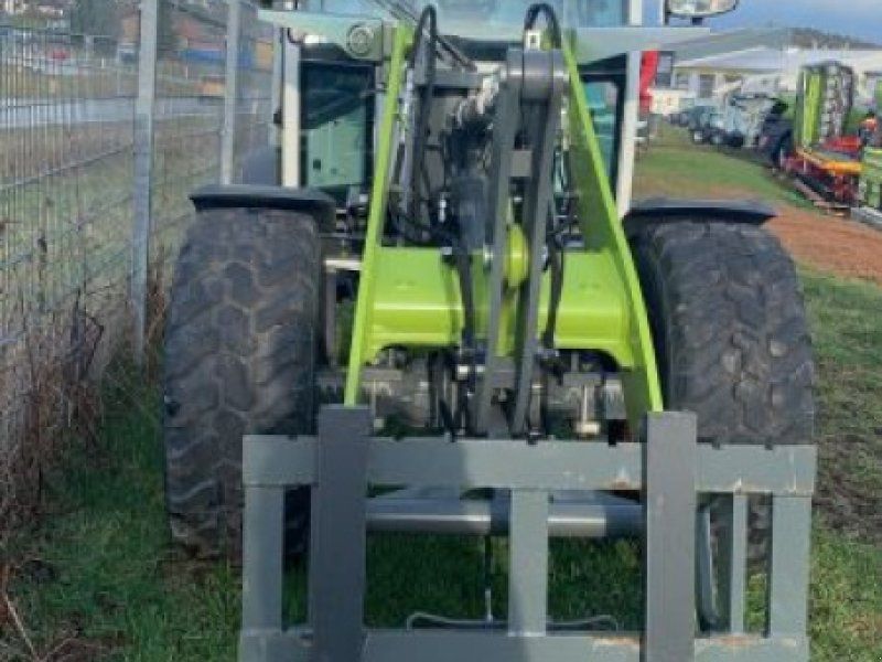 Claas TORION 530 + Palettengabel