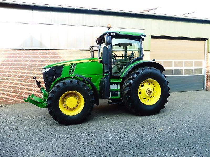 John Deere 7230R
