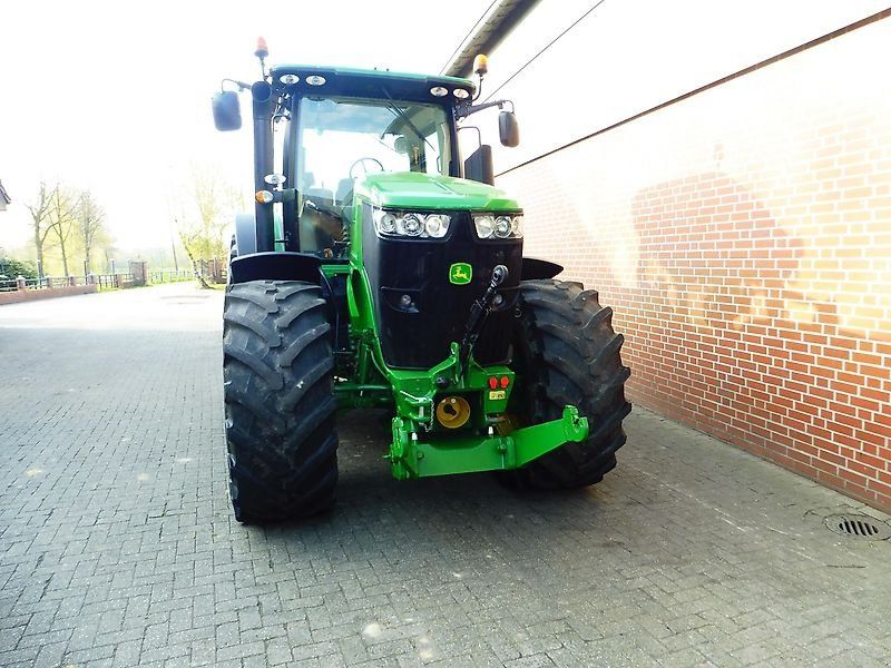 John Deere 7230R