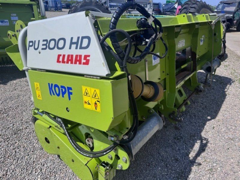 Claas PU 300 HD L PRO mit Rollenniederhalter
