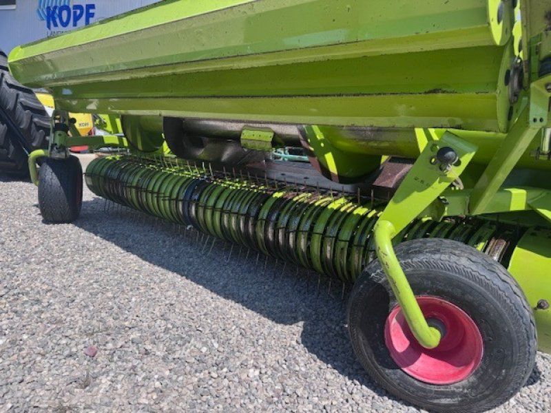 Claas PU 300 HD L PRO mit Rollenniederhalter