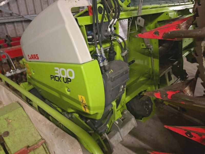 Claas Pick Up 300 HD Profi 493 498