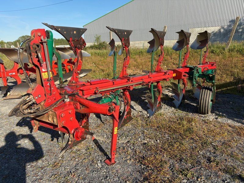 Kverneland Charrue LS95 .