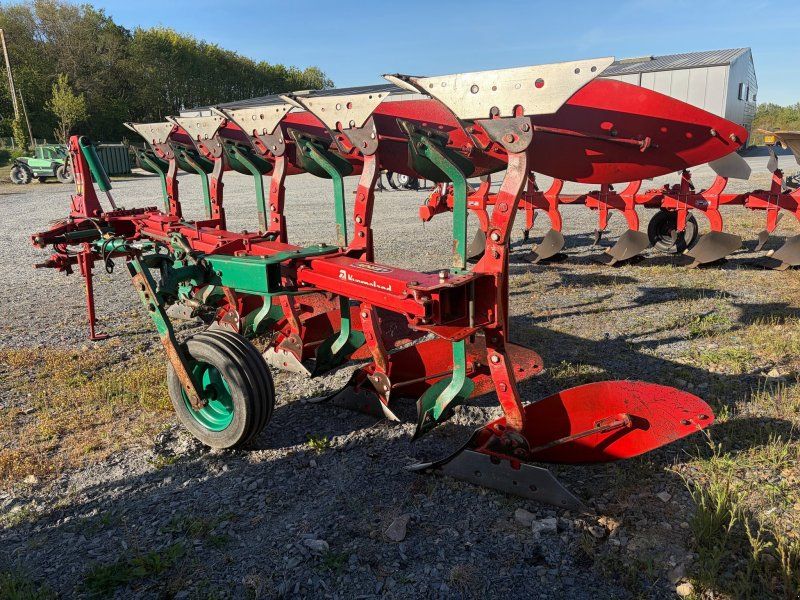 Kverneland Charrue LS95 .