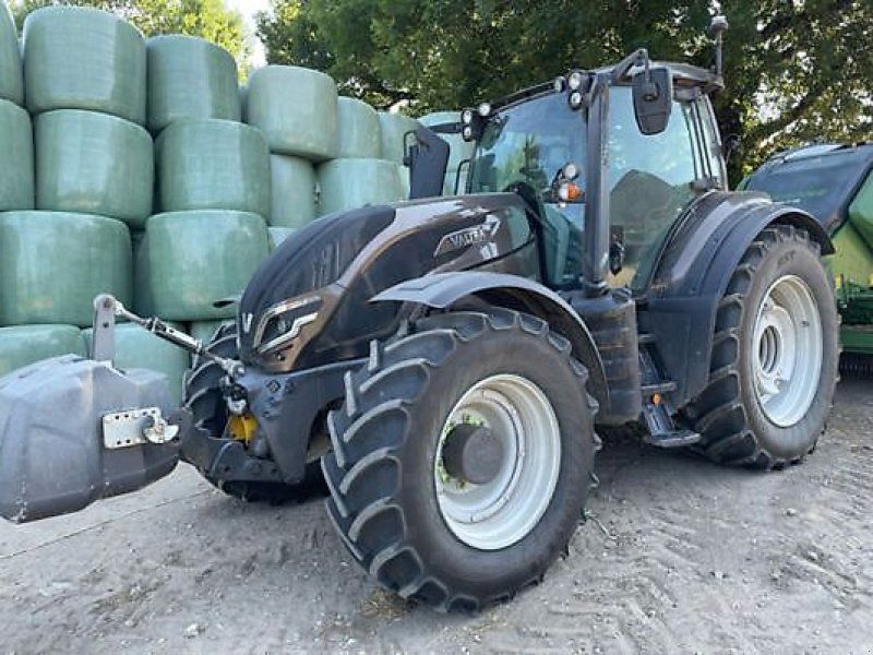 Valtra T235V