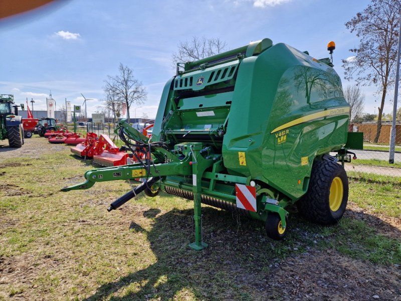 John Deere V461R