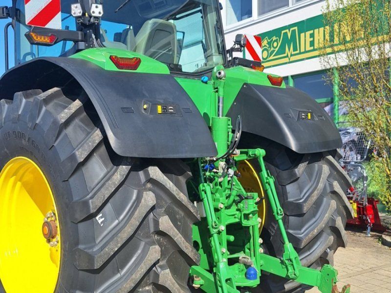 John Deere 8R 370 Auto Powr 2250h neu bereift