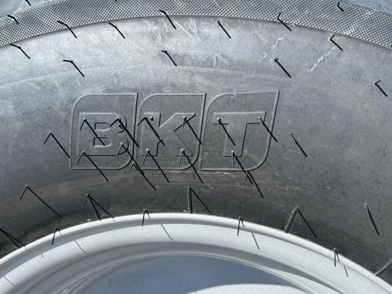 BKT 405/70 R20 4x Kompletträder