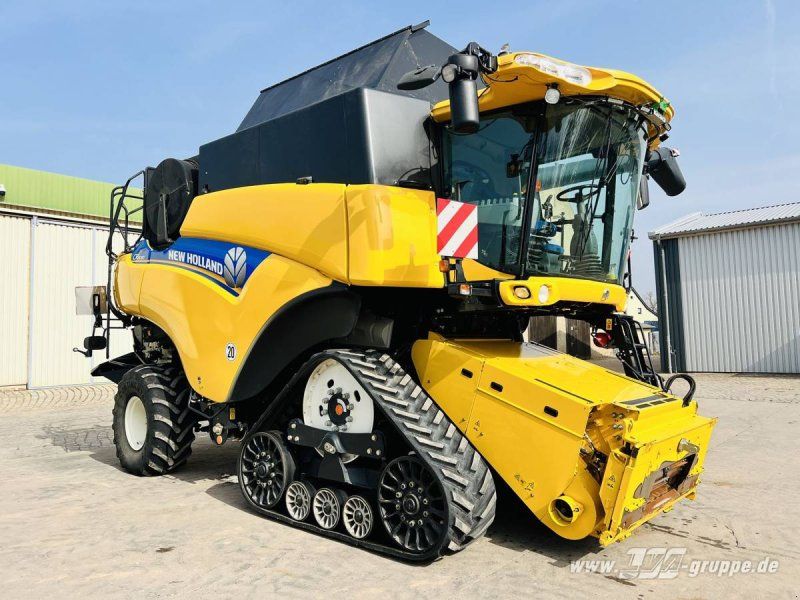 New Holland CR8080